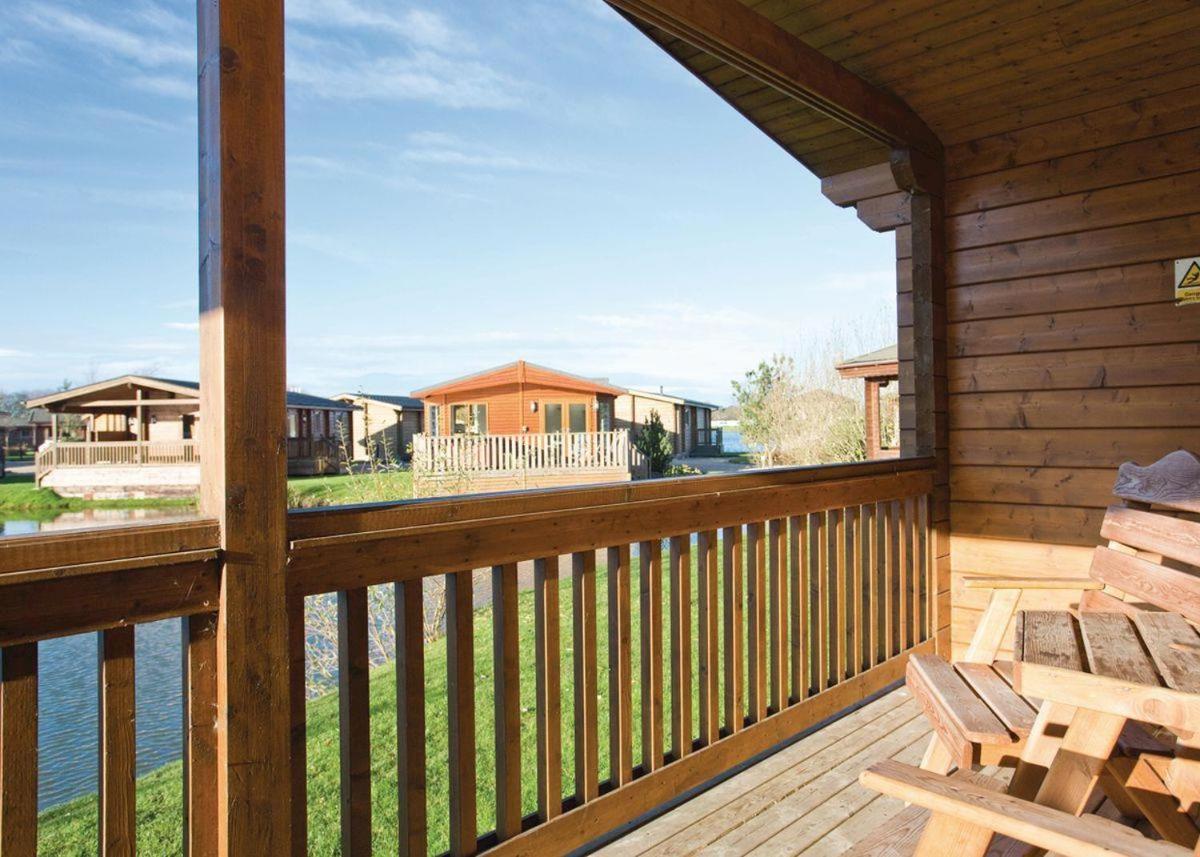Dacre Lakeside Park Hotel Brandesburton Exterior foto