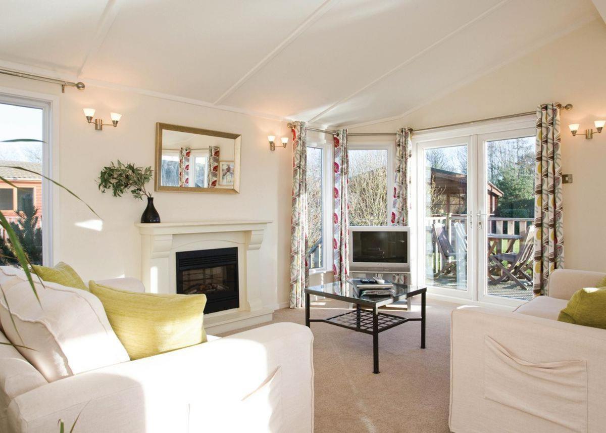 Dacre Lakeside Park Hotel Brandesburton Exterior foto